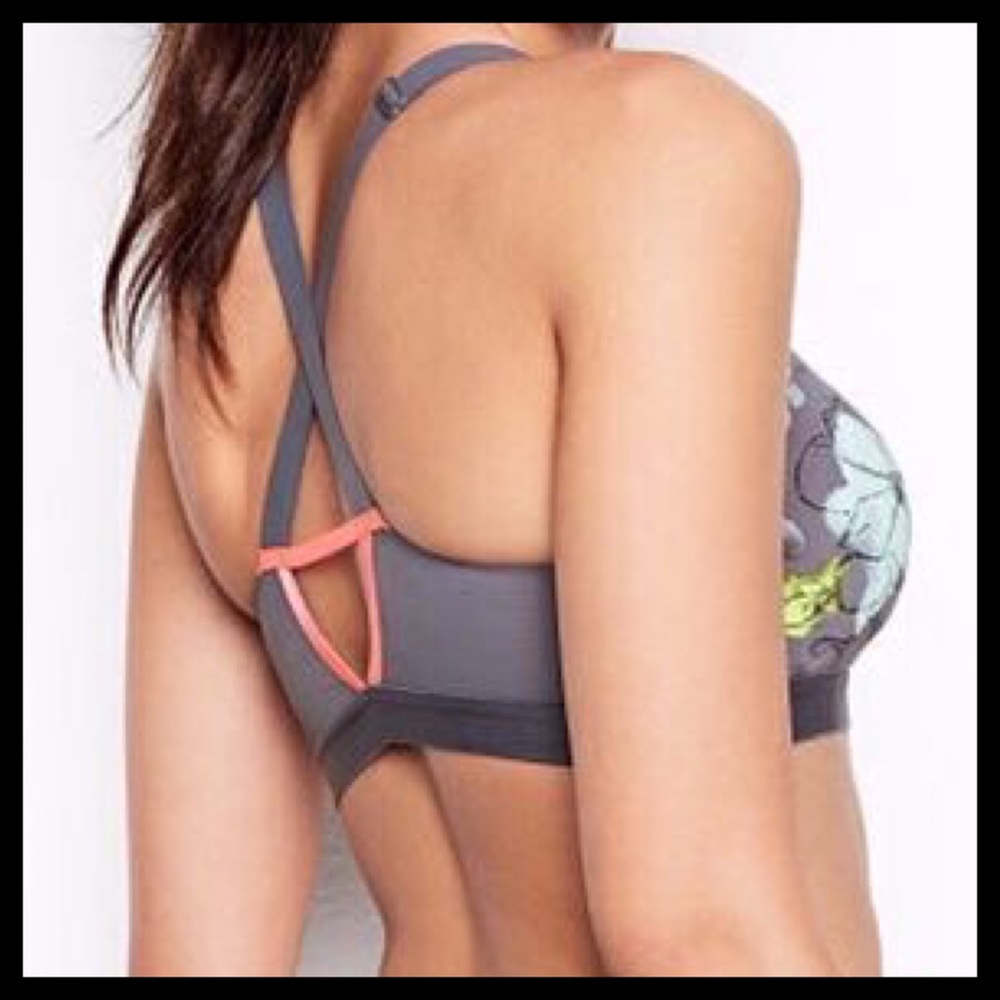 VICTORIA’S SECRET Lightweight Strappy Sport Bra - Picture 2 of 2